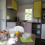 Parc D'audinac Les Bains 3 Etoiles - Piscine Chauffee - Vue Montagne Camping 3*