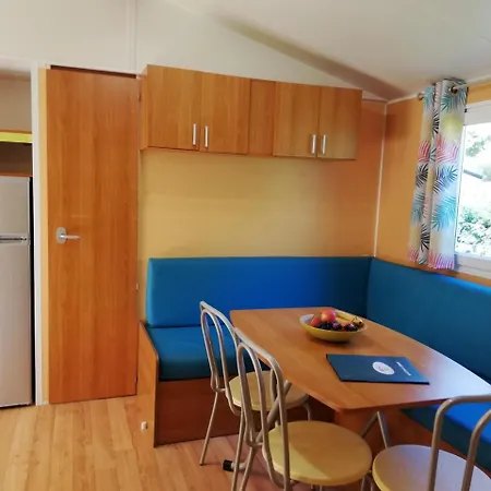 Parc D'audinac Les Bains 3 Etoiles - Piscine Chauffee - Vue Montagne 3*