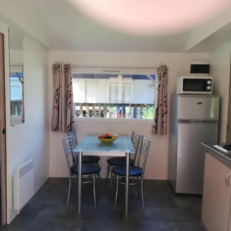 Parc D'audinac Les Bains 3 Etoiles - Piscine Chauffee - Vue Montagne Kemping