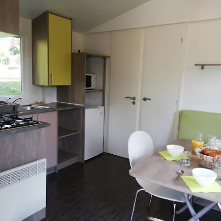 Kemping Parc D'audinac Les Bains 3 Etoiles - Piscine Chauffee - Vue Montagne