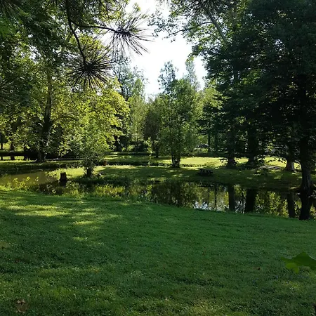 Parc D'audinac Les Bains 3 Etoiles - Piscine Chauffee - Vue Montagne Kemping 3*