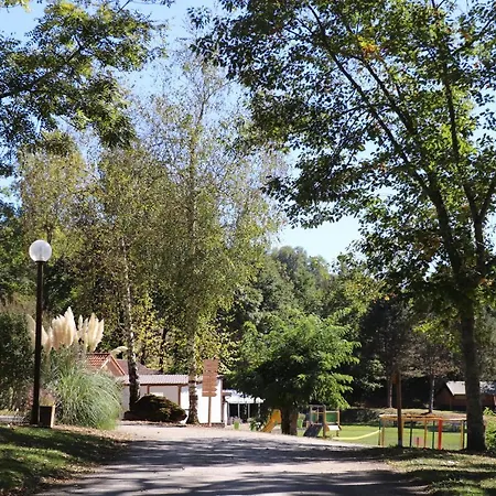 Kemping Parc D'audinac Les Bains 3 Etoiles - Piscine Chauffee - Vue Montagne