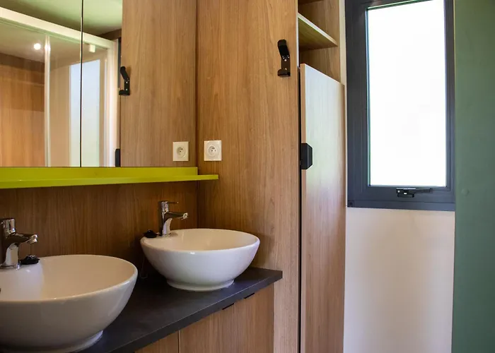 Parc D'audinac Les Bains 3 Etoiles - Piscine Chauffee - Vue Montagne Kamp alanı 3*