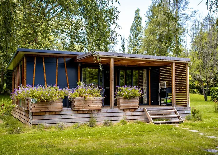 Parc D'audinac Les Bains 3 Etoiles - Piscine Chauffee - Vue Montagne Kamp alanı