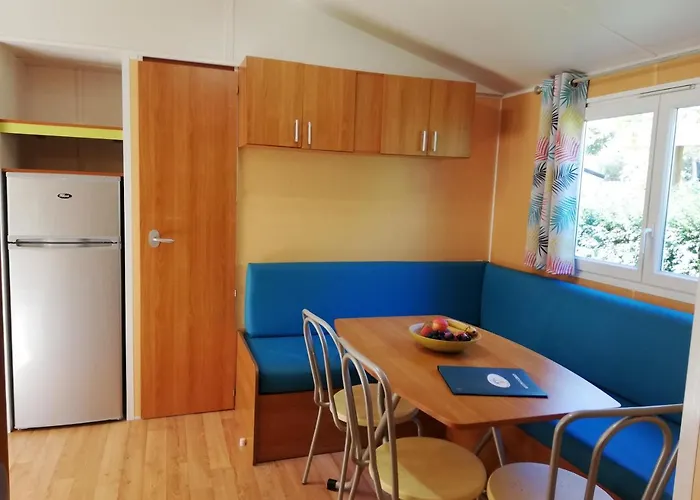 Parc D'audinac Les Bains 3 Etoiles - Piscine Chauffee - Vue Montagne 3*