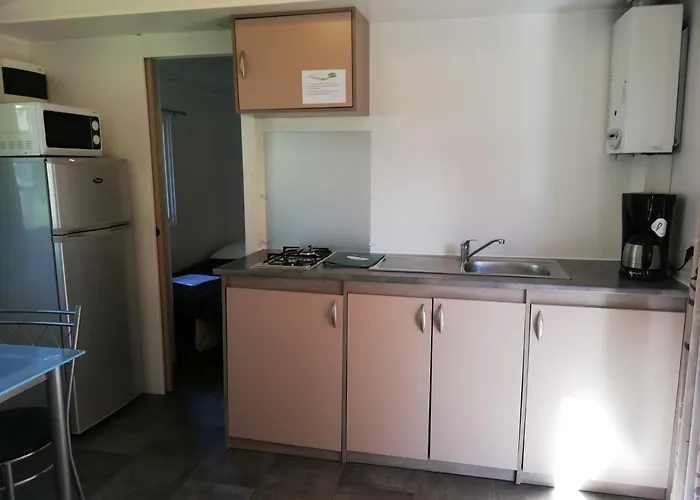 Kamp alanı Parc D'audinac Les Bains 3 Etoiles - Piscine Chauffee - Vue Montagne Saint-Girons (Ariege)