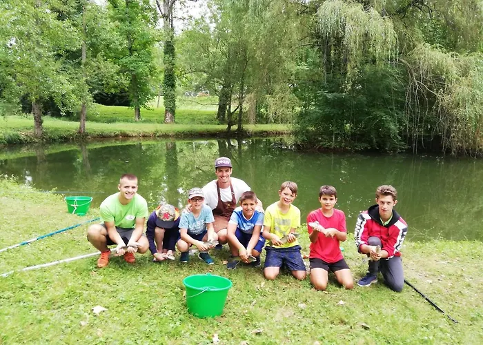 Kamp alanı Parc D'audinac Les Bains 3 Etoiles - Piscine Chauffee - Vue Montagne 3*