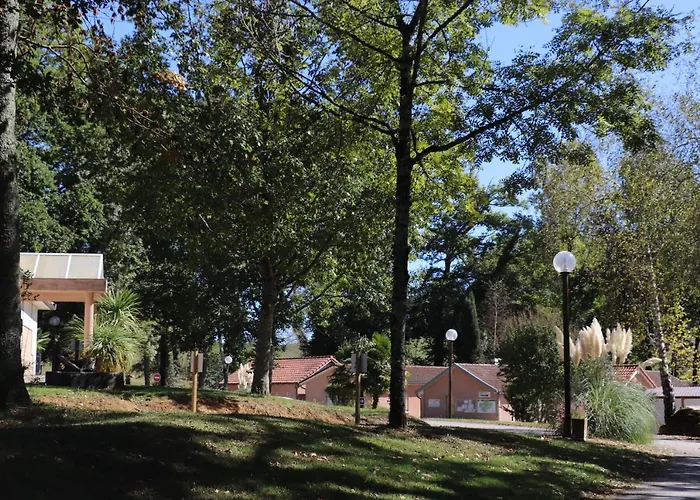 Kamp alanı Parc D'audinac Les Bains 3 Etoiles - Piscine Chauffee - Vue Montagne