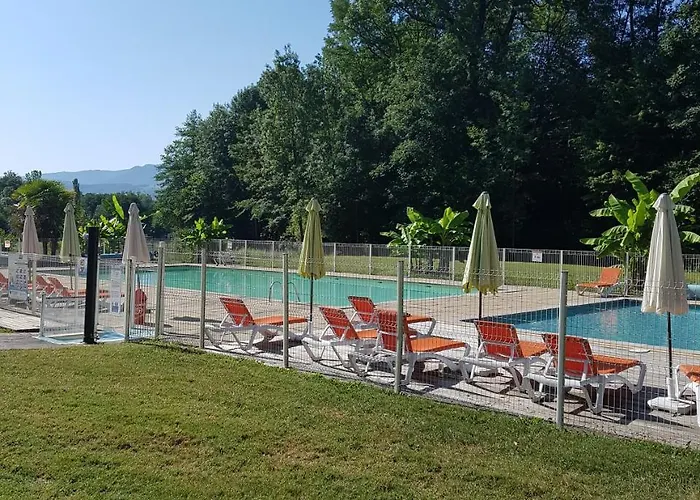 Kamp alanı Parc D'audinac Les Bains 3 Etoiles - Piscine Chauffee - Vue Montagne 3*