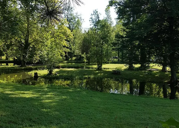 Parc D'audinac Les Bains 3 Etoiles - Piscine Chauffee - Vue Montagne Kamp alanı 3*