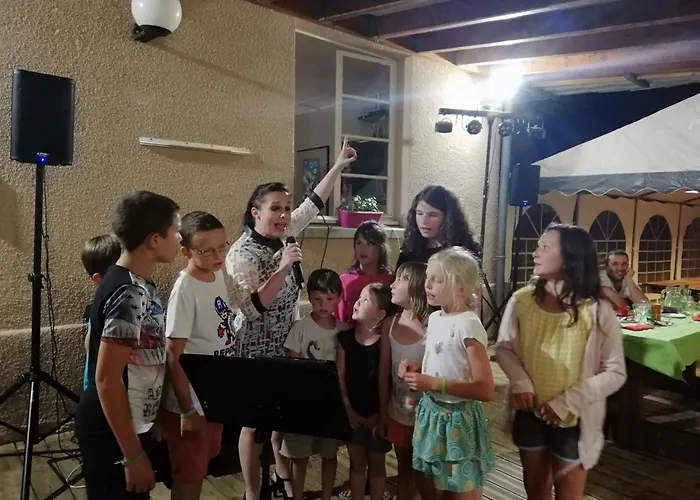 Parc D'audinac Les Bains 3 Etoiles - Piscine Chauffee - Vue Montagne Kamp alanı 3*