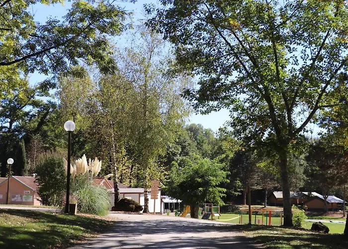 Kamp alanı Parc D'audinac Les Bains 3 Etoiles - Piscine Chauffee - Vue Montagne
