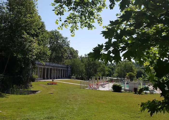 Parc D'audinac Les Bains 3 Etoiles - Piscine Chauffee - Vue Montagne 3*